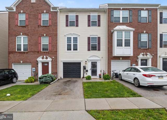 Property at 805 Blossom Dr, Hanover, PA 17331, 3 beds, 2.5 baths