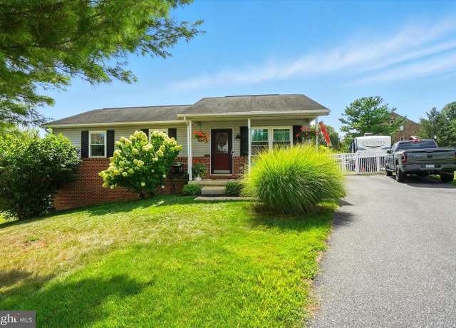 Property at 603 Hill Point Dr, Etters, PA 17319, 3 beds, 1.5 baths