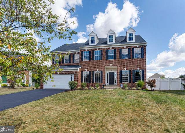 Property at 10816 Grimbert Ct, Bealeton, VA 22712, 4 beds, 2.5 baths
