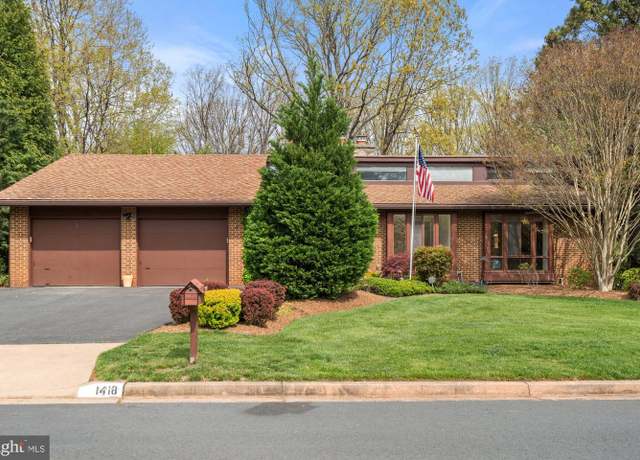 Property at 1418 Wolftrap Run Rd, Vienna, VA 22182, 5 beds, 3.5 baths
