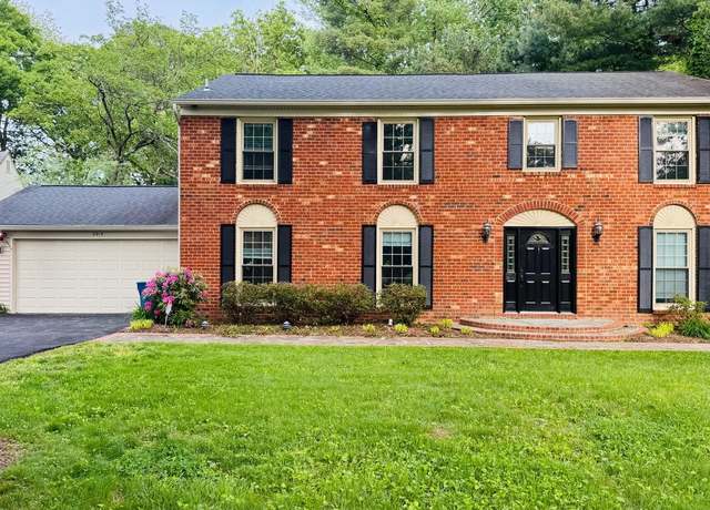 Property at 2015 Soapstone Dr, Reston, VA 20191, 4 beds, 4.5 baths