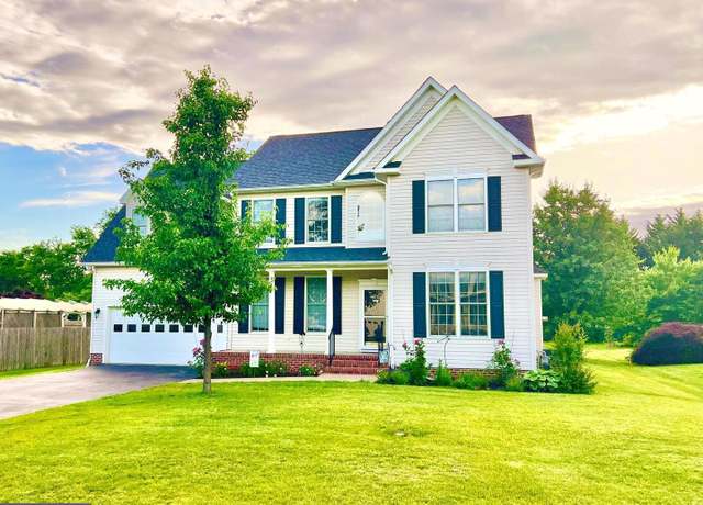 Property at 126 Greenway St, Fredericksburg, VA 22405, 4 beds, 3.5 baths