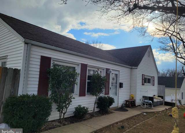 Property at 1402 E Willow Run Dr, Wilmington, DE 19805, 3 beds, 1.5 baths