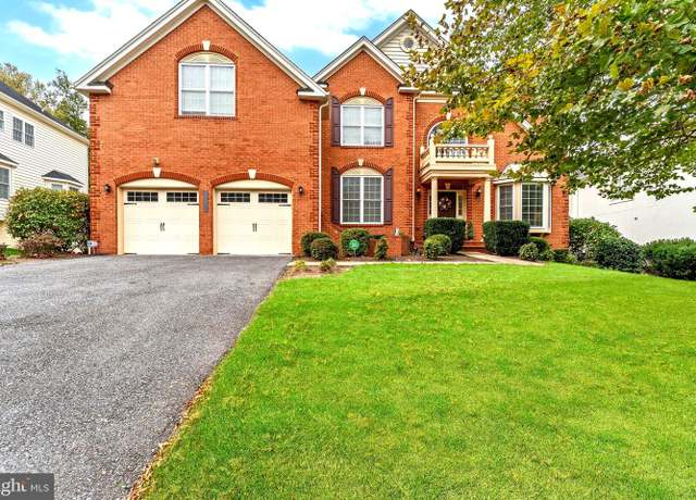 Property at 3913 Rolling Paddock Dr, Upper Marlboro, MD 20772, 5 beds, 4.5 baths
