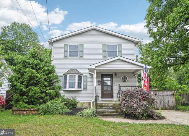 Property at 18 Union Ave, Stratford, NJ 08084, 4 beds, 1.5 baths