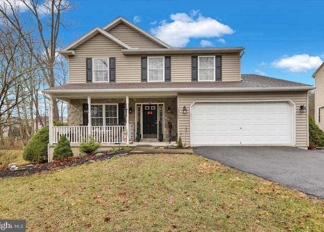 Property at 1060 Shelbourne Rd, Reading, PA 19606, 3 beds, 2.5 baths