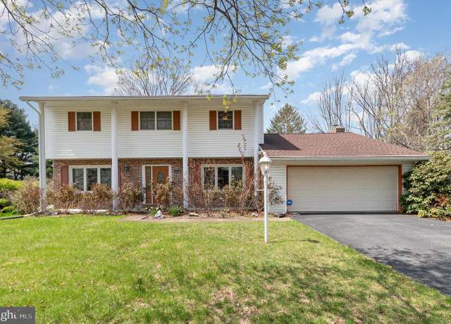 Property at 1132 Linn Dr, Carlisle, PA 17013, 3 beds, 2.5 baths
