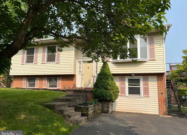 Property at 2019 Chelsea Ln, State College, PA 16801, 5 beds, 3 baths