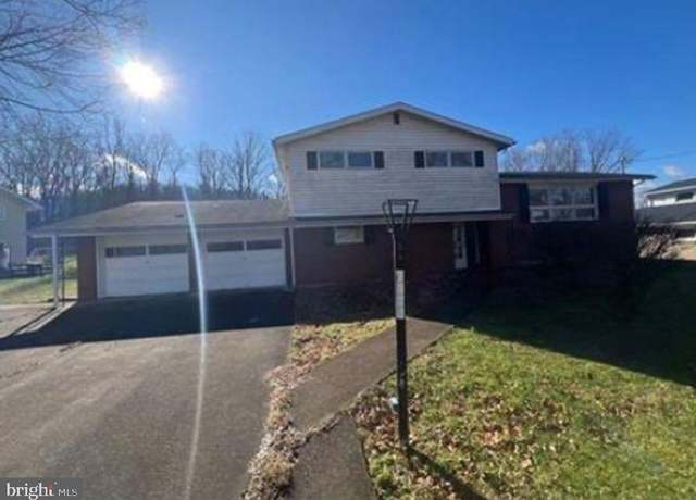 Property at 1080 Walnut Ave, Uniontown, PA 15401, 4 beds, 2 baths