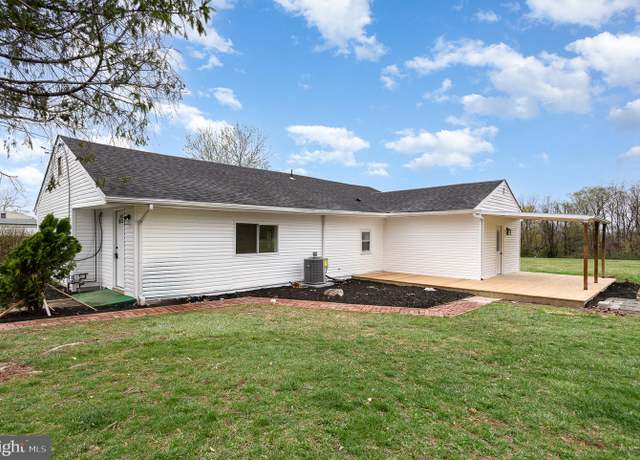 Property at 1767 Hilton Ave, Dover, PA 17315, 4 beds, 2 baths