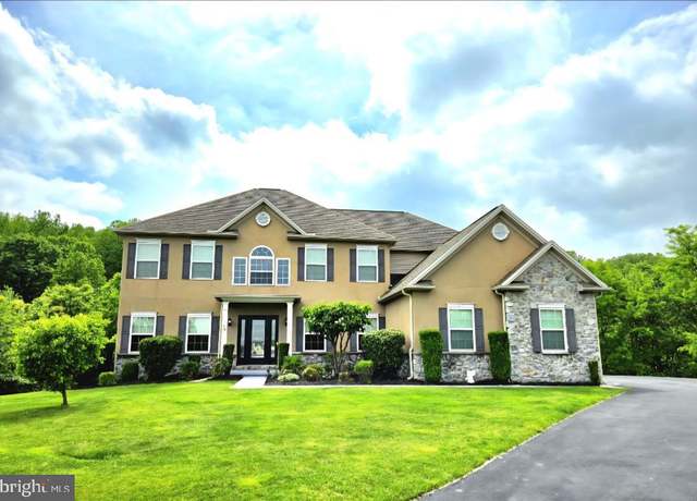 Property at 710 Myrtle Ct, New Cumberland, PA 17070, 4 beds, 4.5 baths