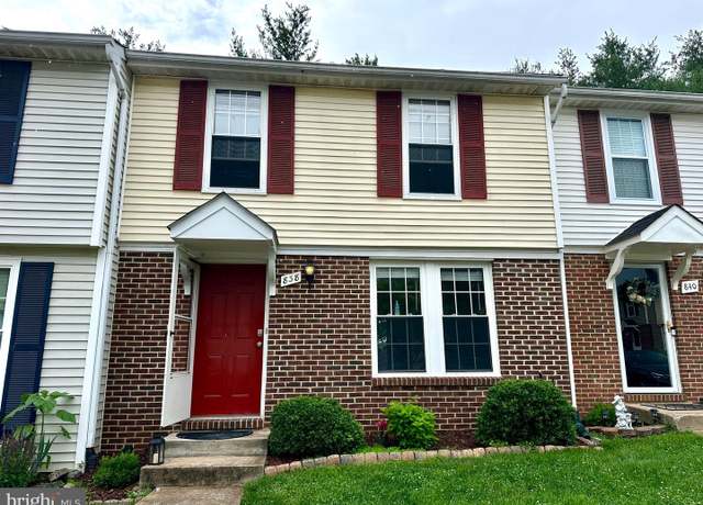 Property at 838 Oak Leaf Ct, Warrenton, VA 20186, 3 beds, 2.5 baths