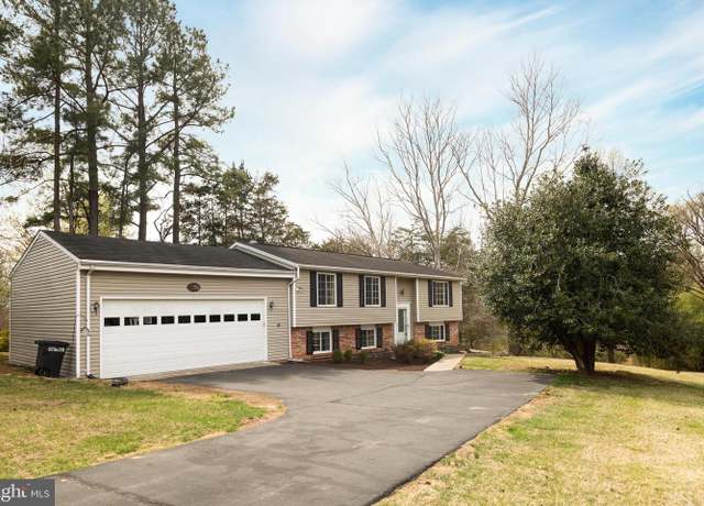 Property at 1126 Riva Ridge Dr, Great Falls, VA 22066, 4 beds, 3 baths