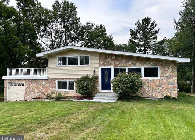 Property at 4103 Ivanhoe Ln, Alexandria, VA 22310, 5 beds, 2.5 baths