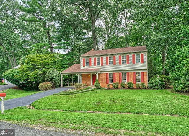 Property at 11522 Running Cedar Rd, Reston, VA 20191, 4 beds, 2.5 baths