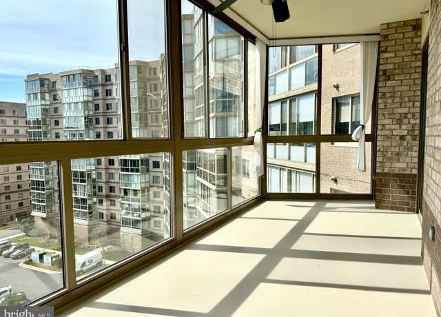 Property at 19365 Cypress Ridge Ter #715, Leesburg, VA 20176, 3 beds, 2 baths