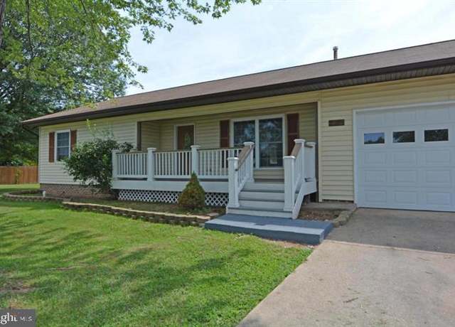 Property at 10123 Erin Ct, Manassas, VA 20110, 4 beds, 2 baths