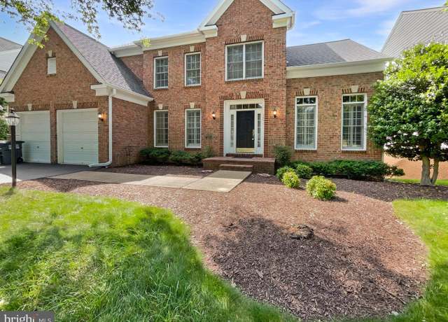 Property at 12054 Greatbridge Rd, Woodbridge, VA 22192, 4 beds, 4.5 baths