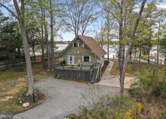Property at 167 Grandview Lndg, Hague, VA 22469, 3 beds, 2 baths