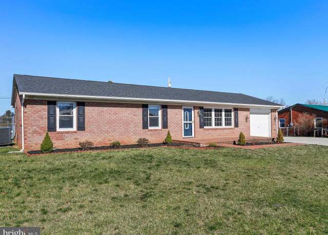 Property at 565 Richard St, Martinsburg, WV 25404, 3 beds, 2 baths