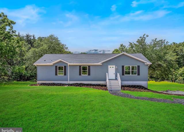 Property at 17 Apple Orchard Trl, Berkeley Springs, WV 25411, 3 beds, 2 baths