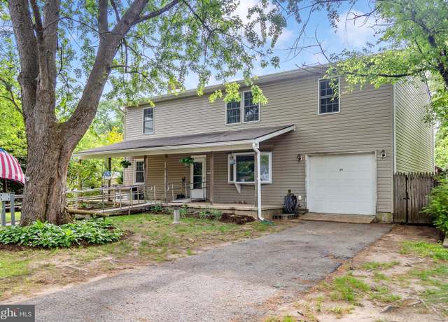 Property at 24 Holly Rd, Severna Park, MD 21146, 6 beds, 4.5 baths