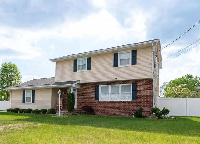 Property at 664 Brentwood Dr, Vineland, NJ 08361, 3 beds, 2.5 baths