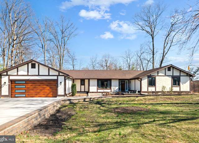 Property at 1 Oakley Dr, Cherry Hill, NJ 08003, 5 beds, 3.5 baths