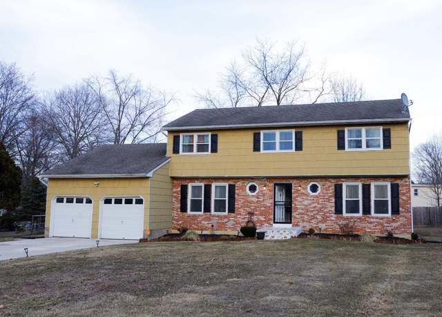 Property at 4 Blue Ridge Dr, Ewing, NJ 08638, 4 beds, 2.5 baths