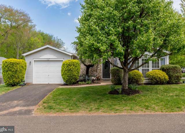 Property at 472 Grouse Ct E, New Hope, PA 18938, 2 beds, 2 baths