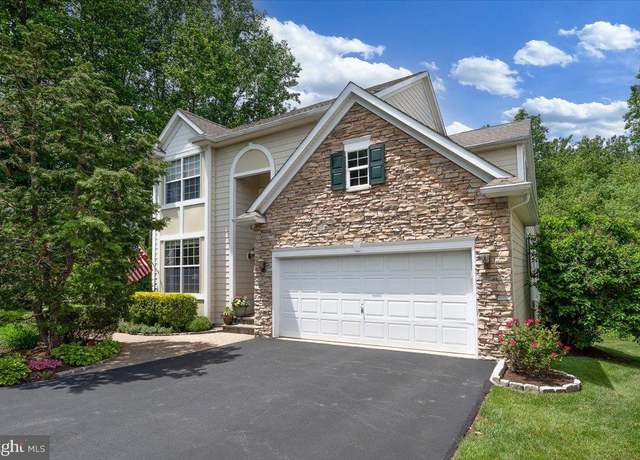 Property at 111 Brookline Ct, Avondale, PA 19311, 4 beds, 3.5 baths