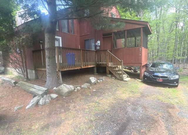 Property at 2612 Foxledge Dr, Tobyhanna, PA 18466, 2 beds, 1.5 baths