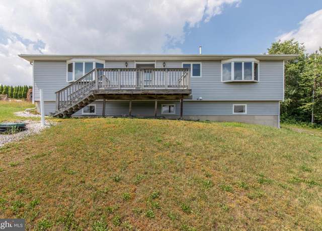 Property at 379 Golf Rd, Tamaqua, PA 18252, 2 beds, 2 baths