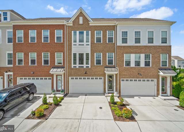 Property at 42984 Lost Farm Ter, Leesburg, VA 20175, 4 beds, 3.5 baths