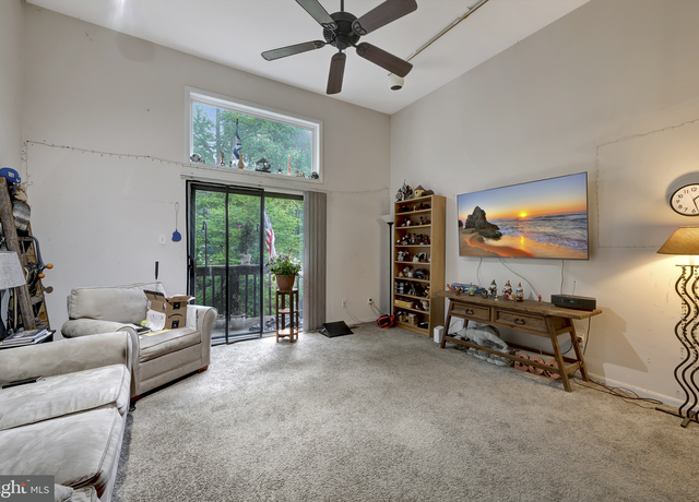 Property at 3205 Champions Dr, Wilmington, DE 19808, 2 beds, 2.5 baths