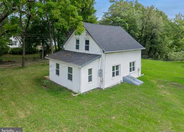 Property at 2319 S Lincoln Ave, Vineland, NJ 08361, 2 beds, 1.5 baths