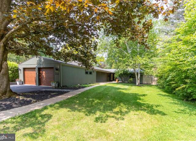 Property at 555 Hillcrest Ave, State College, PA 16803, 6 beds, 4 baths