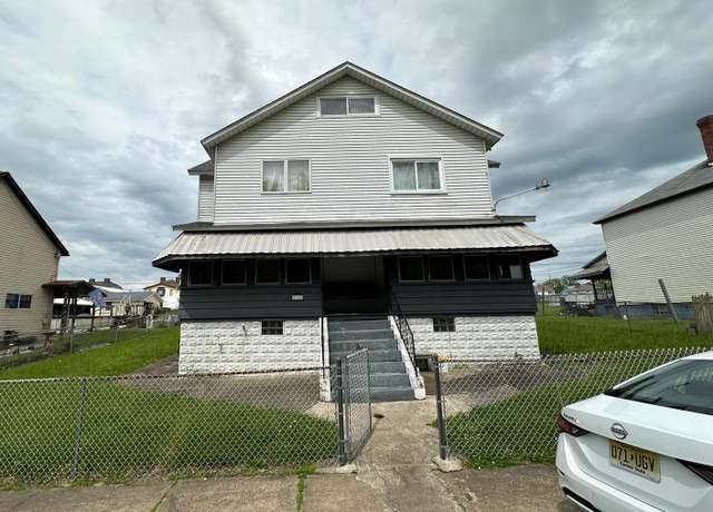 Property at 1161 1st St, Grindstone, PA 15442, 4 beds, 1 bath