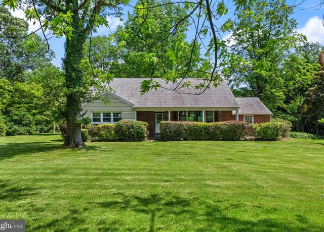 Property at 808 Judie Ln, Ambler, PA 19002, 4 beds, 2 baths