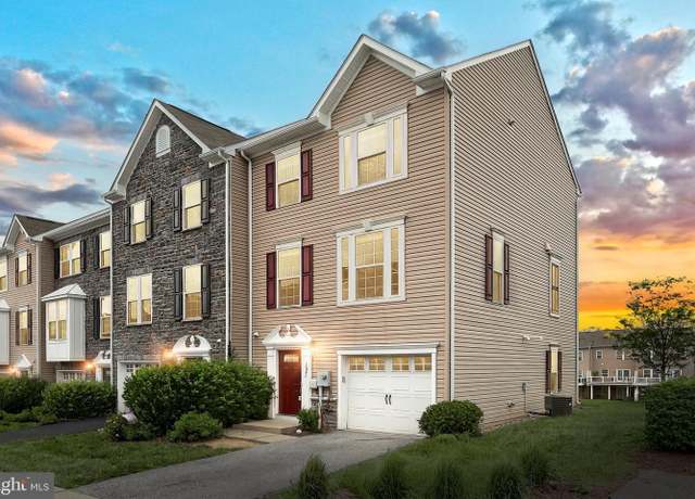 Property at 1261 Elderslie Ln #110, York, PA 17403, 3 beds, 2.5 baths