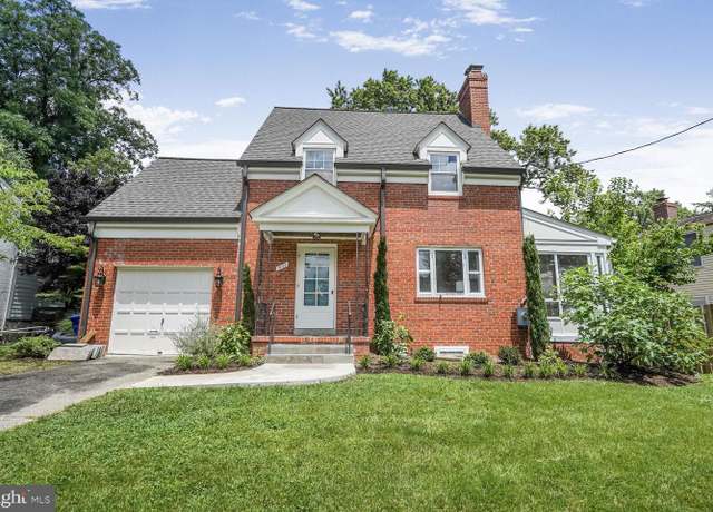 Property at 6111 Washington Blvd, Arlington, VA 22205, 5 beds, 2.5 baths