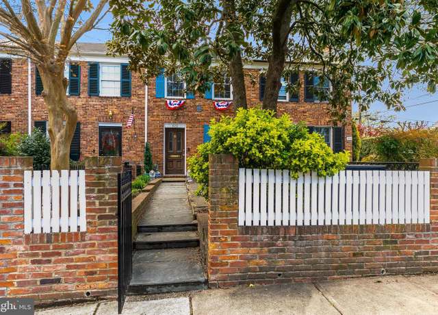Property at 820 Green St, Alexandria, VA 22314, 2 beds, 2 baths