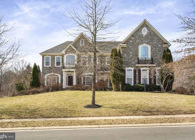 Property at 7616 Great Dover St, Gainesville, VA 20155, 5 beds, 4.5 baths