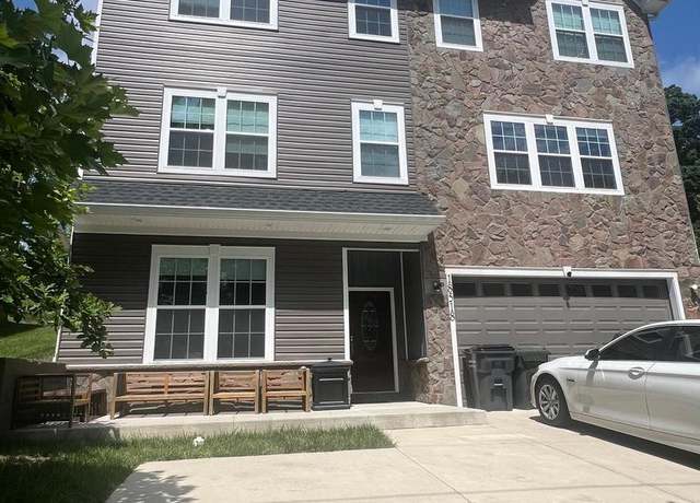 Property at 18518 Old Triangle Rd, Triangle, VA 22172, 5 beds, 5 baths
