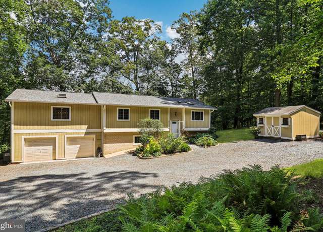 Property at 8023 Lake Dr, Manassas, VA 20111, 3 beds, 3 baths
