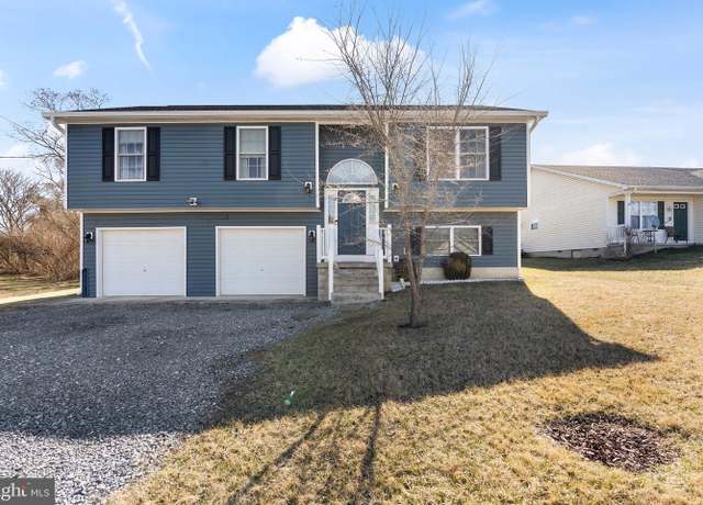 Property at 448 Orchard Ave, Martinsburg, WV 25401, 3 beds, 2.5 baths