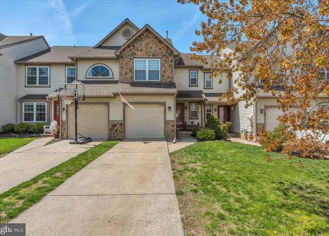Property at 67 Sandhurst Dr, Mount Laurel, NJ 08054, 3 beds, 1.5 baths