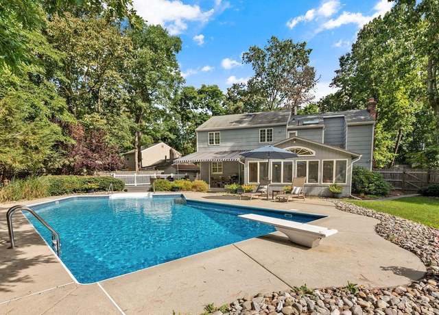 Property at 12 Foxwood Ln, Medford, NJ 08055, 4 beds, 2.5 baths