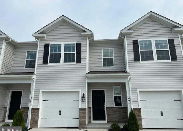 Property at 24 Windsor Ct, Gettysburg, PA 17325, 3 beds, 2.5 baths