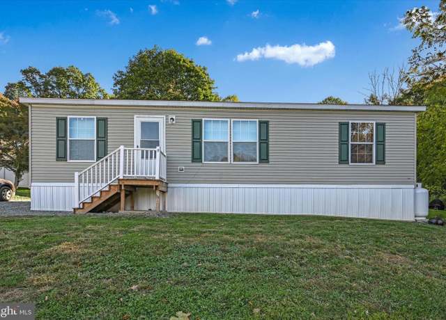 Property at 38 Squaw Cir, Barto, PA 19504, 3 beds, 2 baths
